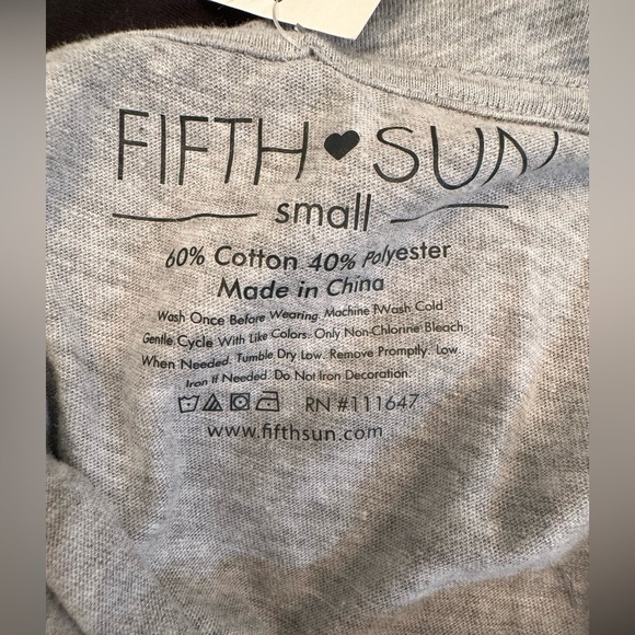 Fifth sun  grey an black sleeveless crop style T shirt in small - Picture 3 of 3